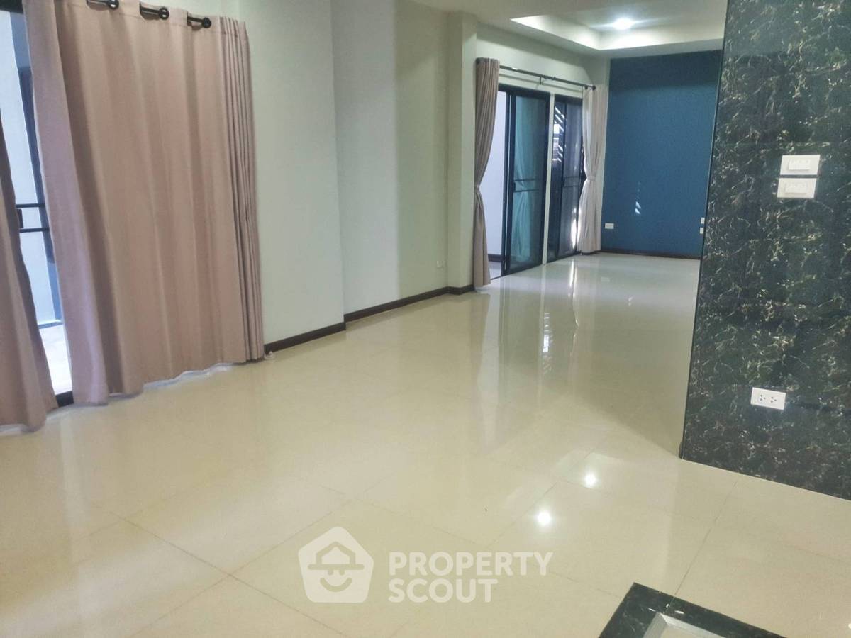 รูป บ้าน 5-ห้องนอน ใกล้ สนามบินเชียงใหม่ (ID 2870818) - รูปที่ 12/20
