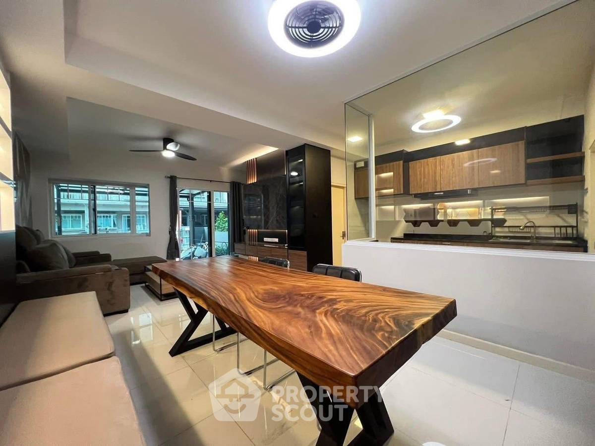 รูป ทาวน์เฮ้าส์ 3-ห้องนอน ที่ วิลลาจจิโอ บางนา ใน บางบ่อ (ID 2875229) - รูปที่ 3/10