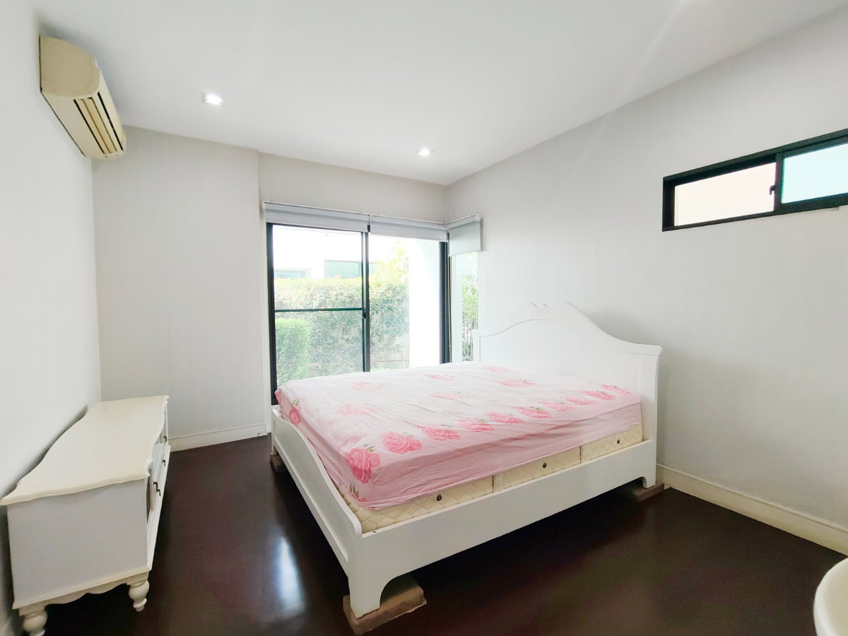 รูป บ้านเดี่ยวหรู หมู่บ้าน ลดาวัลย์ รัตนาธิเบศร์ แต่งสวย พร้อมเฟอร์บิ้วท์อิน  ติดรถไฟฟ้า สถานี ท่าอิฐ เพียงเดินเท้า 100 เมตร - รูปที่ 12/33