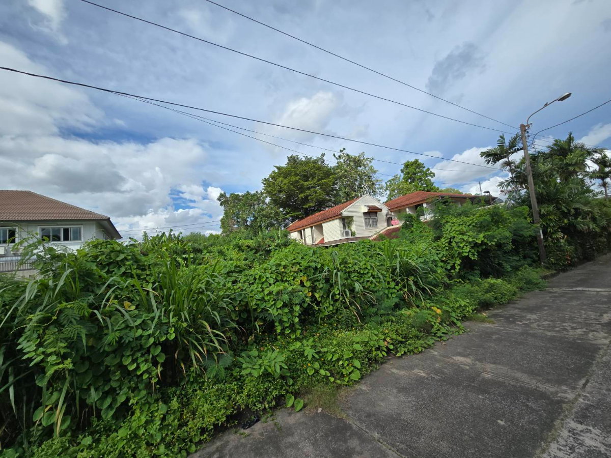 picture For Sale - Land in Soi Ladprao 101 (Intersection 5 and Intersection 7) - 2/5