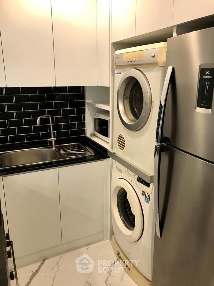 picture 2-BR Condo at Serene Place Sukhumvit 24 Condominium near BTS Phrom Phong (ID 2874426) - 8/17