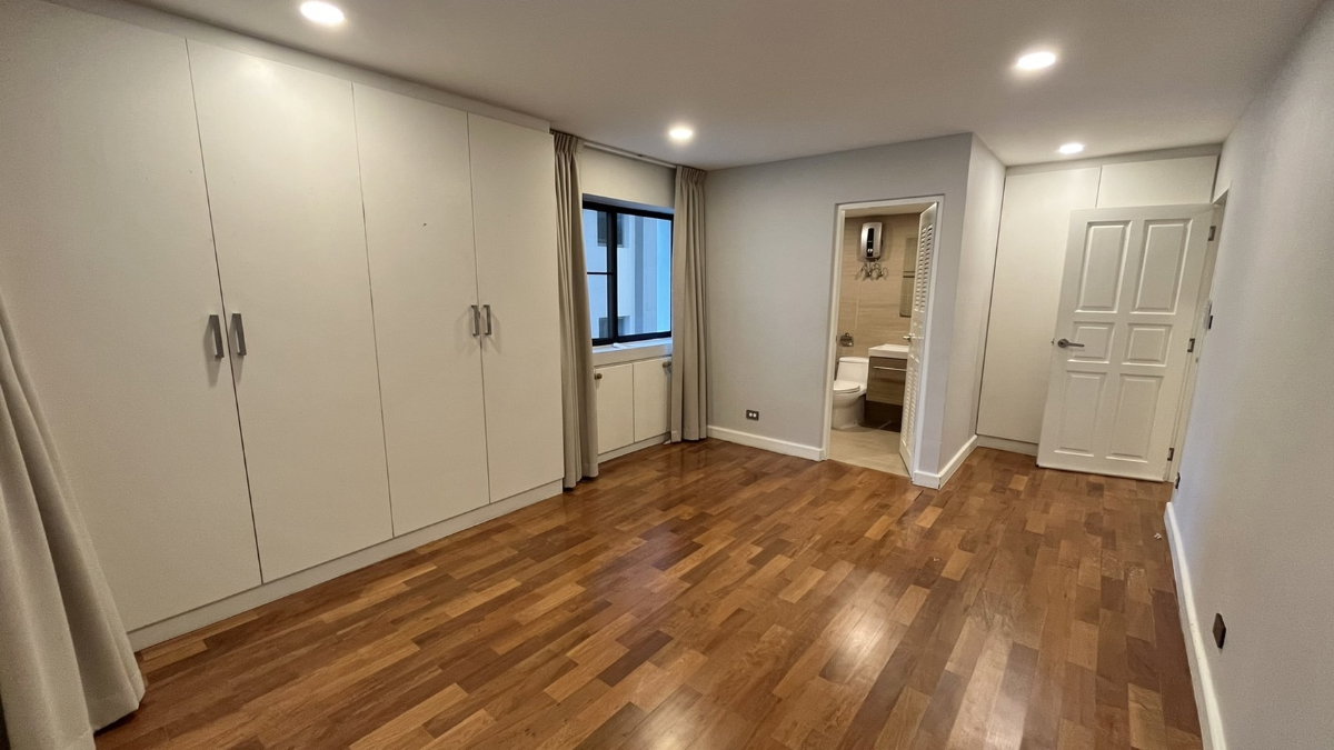 picture Luxury 2BR Condo in Sukhumvit | Oversized 122 SQM | High Yield Asset - [U1094704] - 10/17