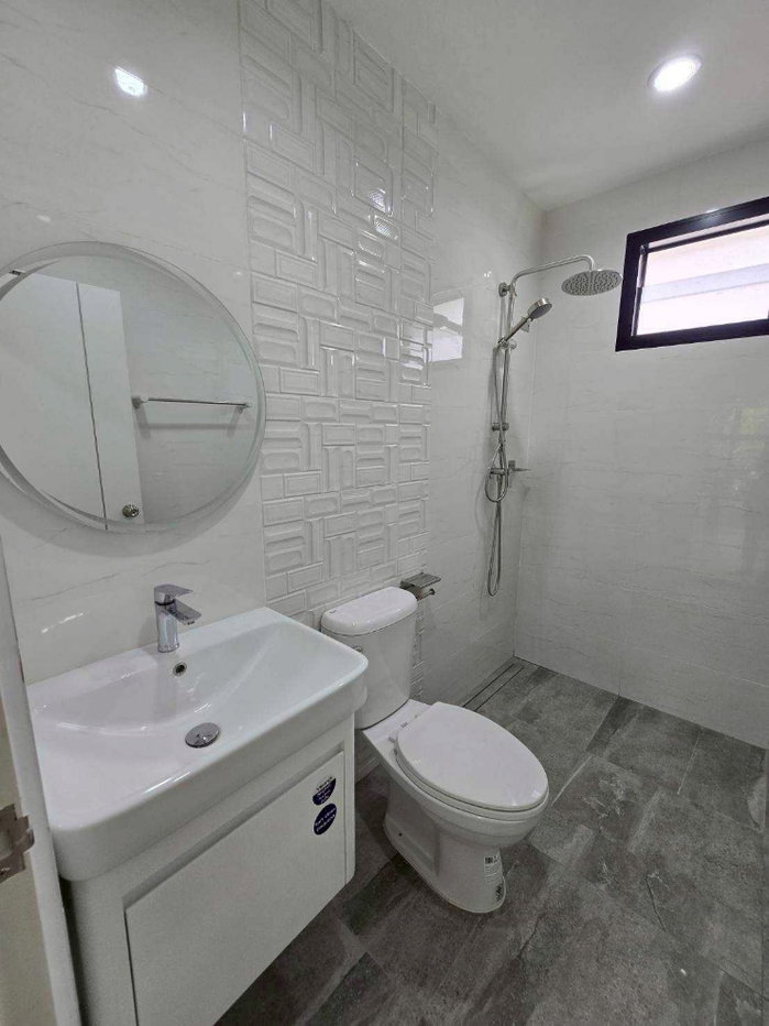 รูป บ้านเดี่ยว  รามอินทรา ใกล้รถไฟฟ้าสายสีชมพู  หมู่บ้านร่มเย็น นัดชมบ้าน 085-318-6868 คุณวา - รูปที่ 24/28