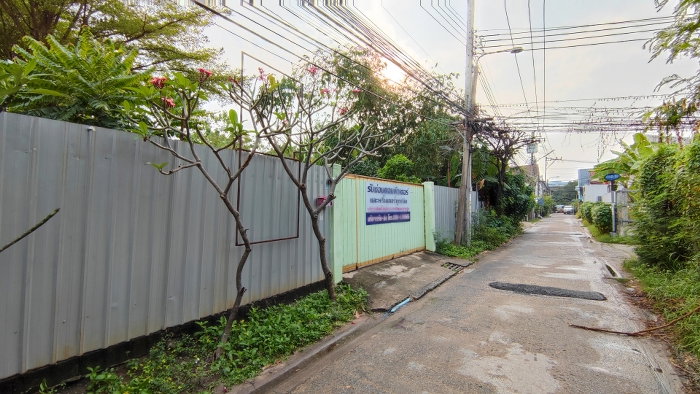 รูป ขาย ที่ดิน ซอยงามวงศ์วาน 23 (ซอยวัดบัวขวัญ) นนทบุรี 199 ตร.วา หน้ากว้าง เดินทางสะดวก ห่าง ถ.งามวงศ์วาน เพียง 400 เมตร - รูปที่ 6/7