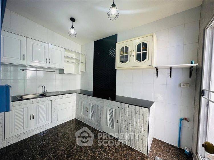 รูป ทาวน์เฮ้าส์ 3-ห้องนอน ใน คลองถนน (ID 2867961) - รูปที่ 4/16