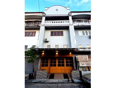 Shophouses for sale Nonthaburi : Call : 080-596-9973 Commercial building 3.5 story 5.15 meters wide (newly renovated) Mueang Nonthaburi