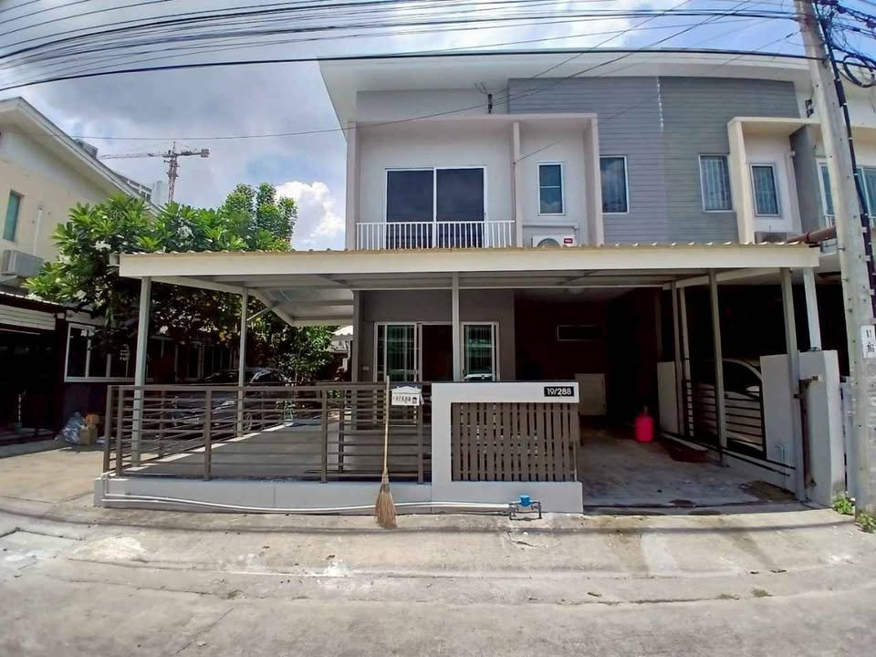 picture R3000 Townhouse For Rent The Connect 1 - 2/26