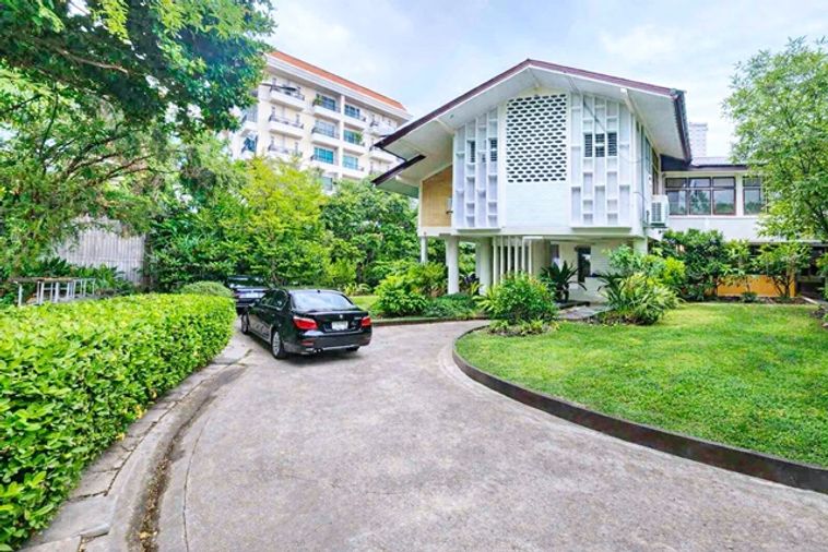 ใกล้ BTSอารีย์ 750 ม. ราชครู Produciton house Office 500ตร.ม. คฤหาสน์ขนาดใหญ่มาก 12นอน 1ไร่ 200ตรว. 500 ตร.ม. 5น้ำ 84,998B-M.