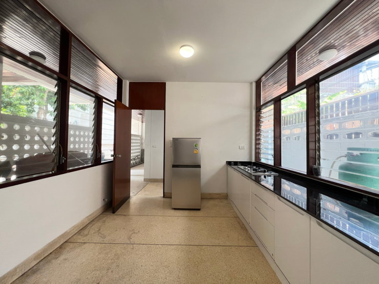 รูป 🏡✨ For Rent | ให้เช่า บ้านเดี่ยวสุขุมวิท 71 รีโนเวทใหม่ทั้งหลัง สไตล์คลาสสิค ใกล้โรงเรียนนานาชาติ  - รูปที่ 56/62