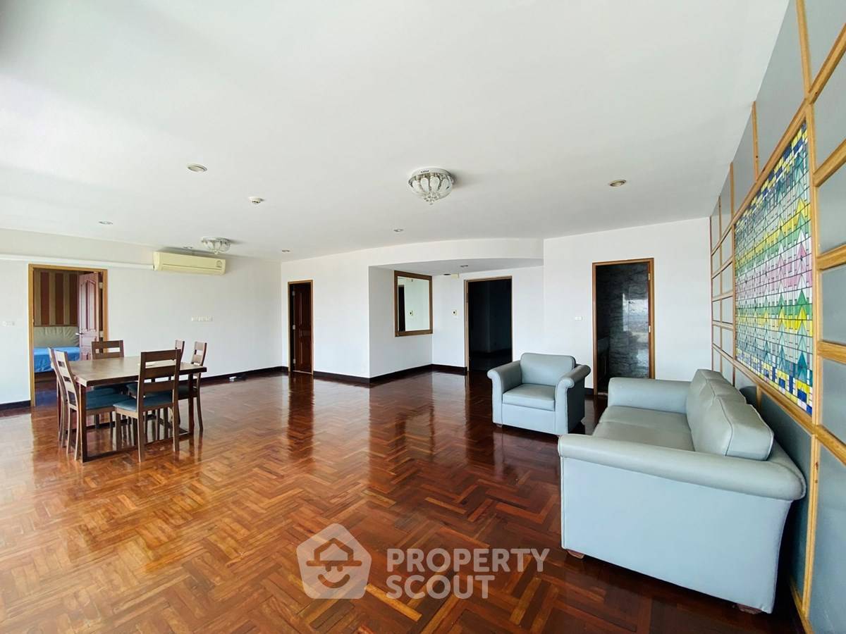 picture 3-BR Condo at Saichol Mansion near BTS Saphan Taksin (ID 2874554) - 5/27