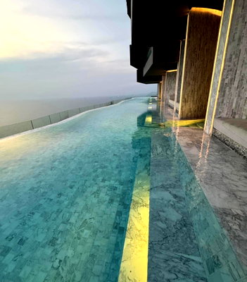 ขายคอนโด : Arom Wongamart - Beach front condo