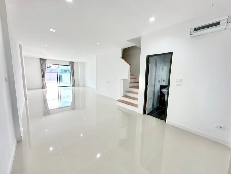 รูป ให้เช่าโฮมออฟฟิศ สตรีวิทยา 2 ซอย 29 (โชคชัย 4 ซอย 72) - รูปที่ 3/8