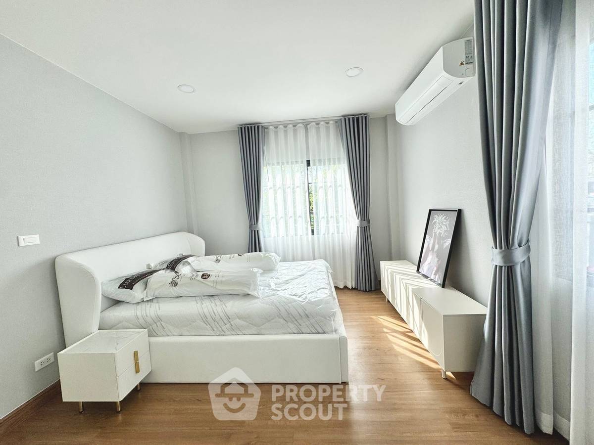 รูป บ้าน 4-ห้องนอน ที่ เซนโทร บางนา ใน บางแก้ว (ID 2875143) - รูปที่ 11/12