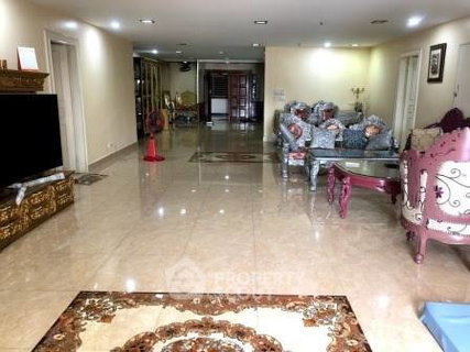 3-BR Condo at Crystal Garden Condominium near BTS Nana (ID 2873842)