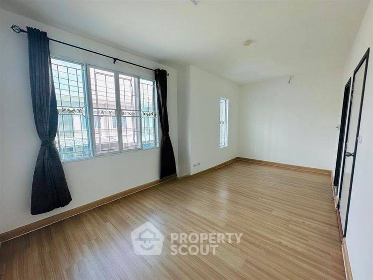 รูป ทาวน์เฮ้าส์ 3-ห้องนอน ใน คลองถนน (ID 2867961) - รูปที่ 11/16
