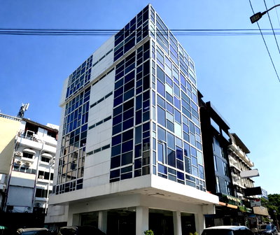 Retail spaces for rent Bangkok : Building for rent, condition 100%, Nana ** NO CO-AGENT **