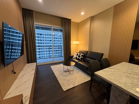 🏙️ สัมผัสชีวิตเหนือระดับ! คอนโด The Saint Residences พร้อมเฟอร์นิเจอร์ครบ (DSL2003)