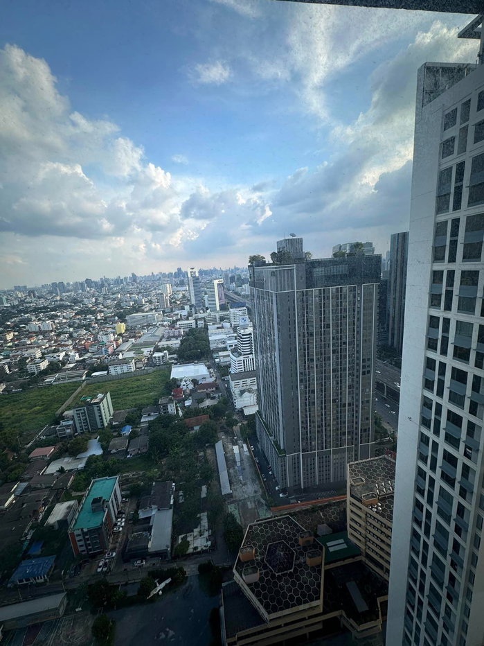 รูป 💎 สัมผัสชีวิตเหนือระดับ! คอนโด The Saint Residences พร้อมเฟอร์นิเจอร์ครบ (DSL1761) - รูปที่ 7/8