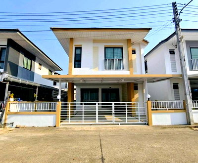 บ้านแฝด เมืองชลบุรี ชลบุรี : ขายบ้านแฝดสวย ทำเลดี ใน เดอะ เพอร์เฟค ฮิลล์ พร้อมเข้าอยู่
