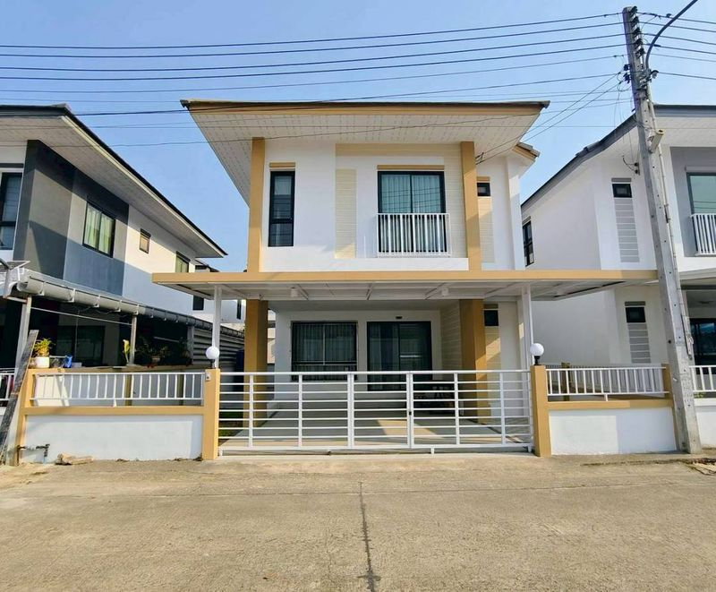 ขายบ้านแฝด : ขายบ้านแฝดสวย ทำเลดี ใน เดอะ เพอร์เฟค ฮิลล์ พร้อมเข้าอยู่