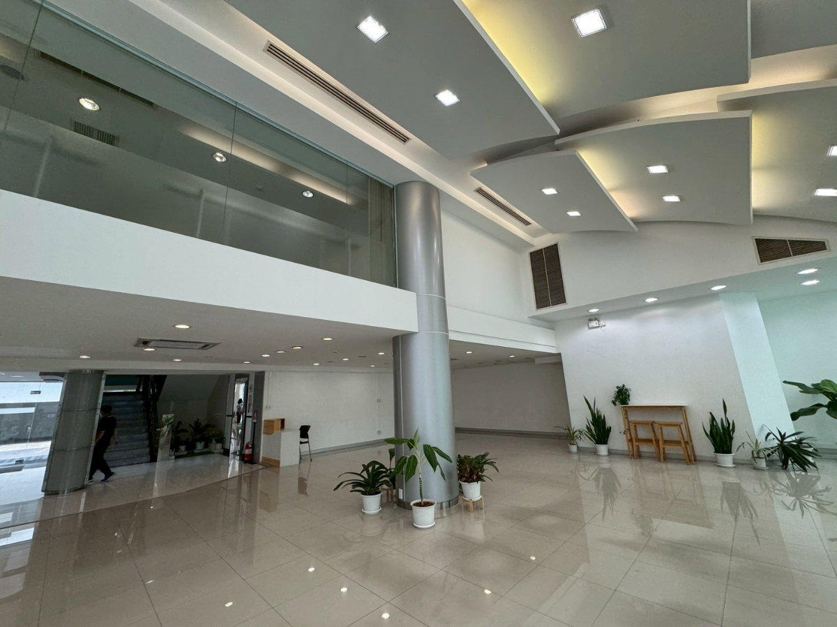 picture Space for Rent, perfect condition, Asoke-Phetchaburi ** NO CO-AGENT ** - 2/13