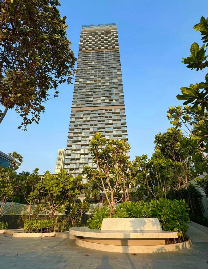 picture Luxury Beach front condo Arom Wongamart Pattaya  - 9/10