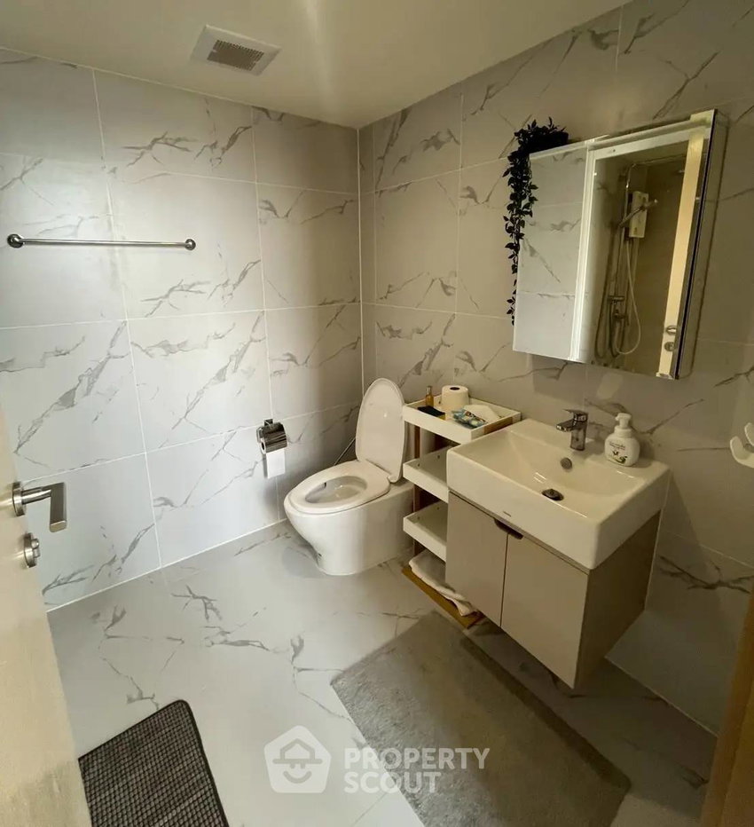 รูป คอนโด 1-ห้องนอน ที่ ณ รีวา เจริญนคร ใกล้ BTS โพธิ์นิมิตร (ID 2873502) - รูปที่ 9/10