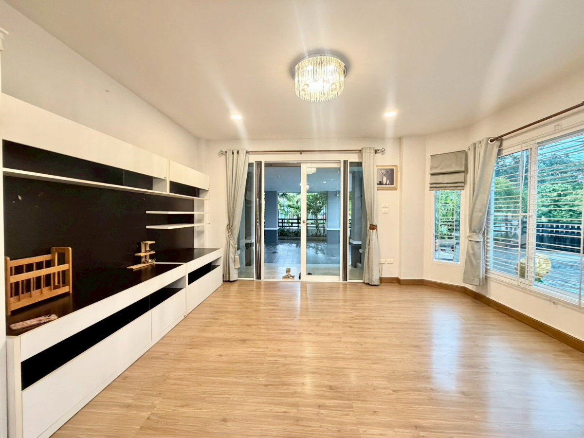รูป 12.9 ล้าน บ้านหลังใหญ่ ทำเลหายาก | บ้านแปลงมุม ตรงข้ามสวน | Lake Valley บ่อวิน 5 ห้องนอน 4 ห้องน้ำ - รูปที่ 31/53
