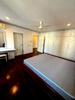 Condos for rent : LTH15283 – 💎🐾 Exceptional Space with Pet-Friendly Comfort | Condo Asoke | 120K 
