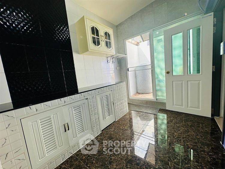 รูป ทาวน์เฮ้าส์ 3-ห้องนอน ใน คลองถนน (ID 2867961) - รูปที่ 14/16