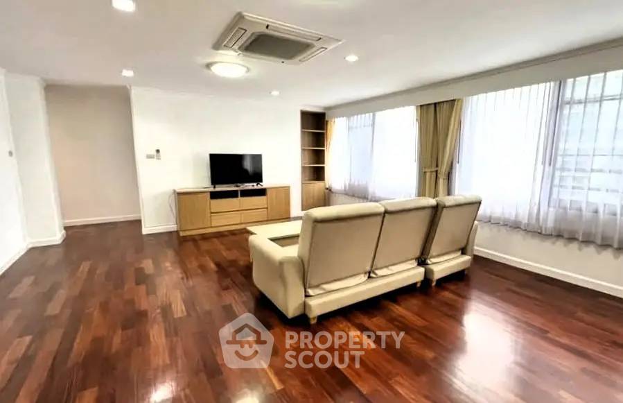 picture 3-BR Condo at Acadamia Grand Tower near BTS Phrom Phong (ID 2873666) - 2/17