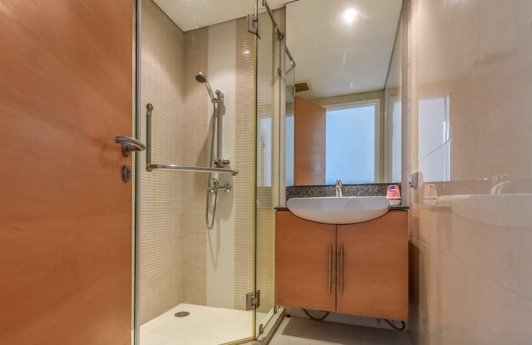 รูป Luxury Condo for Sale Ekkamai | City Lifestyle Luxury | Near BTS Ekkamai | 19,500,000 THB | คอนโดหรูขาย เอกมัย ไลฟ์สไตล์เมือง หรูหรา ใกล้ BTS เอกมัย 19,500,000 บาท – LTH14951 - รูปที่ 2/4