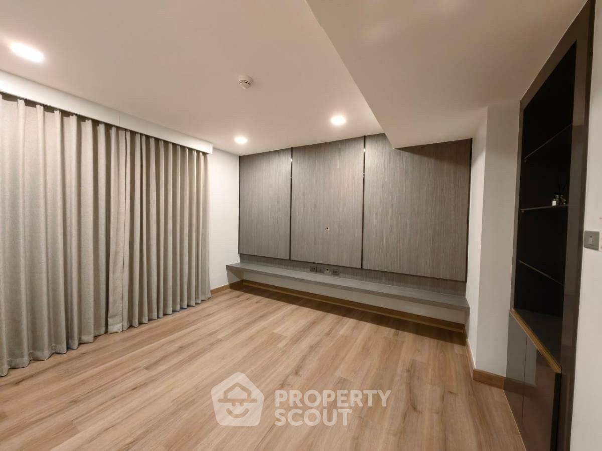 picture 3-BR Condo at Somkid Gardens Condominium near BTS Chit Lom (ID 1736733) - 23/50