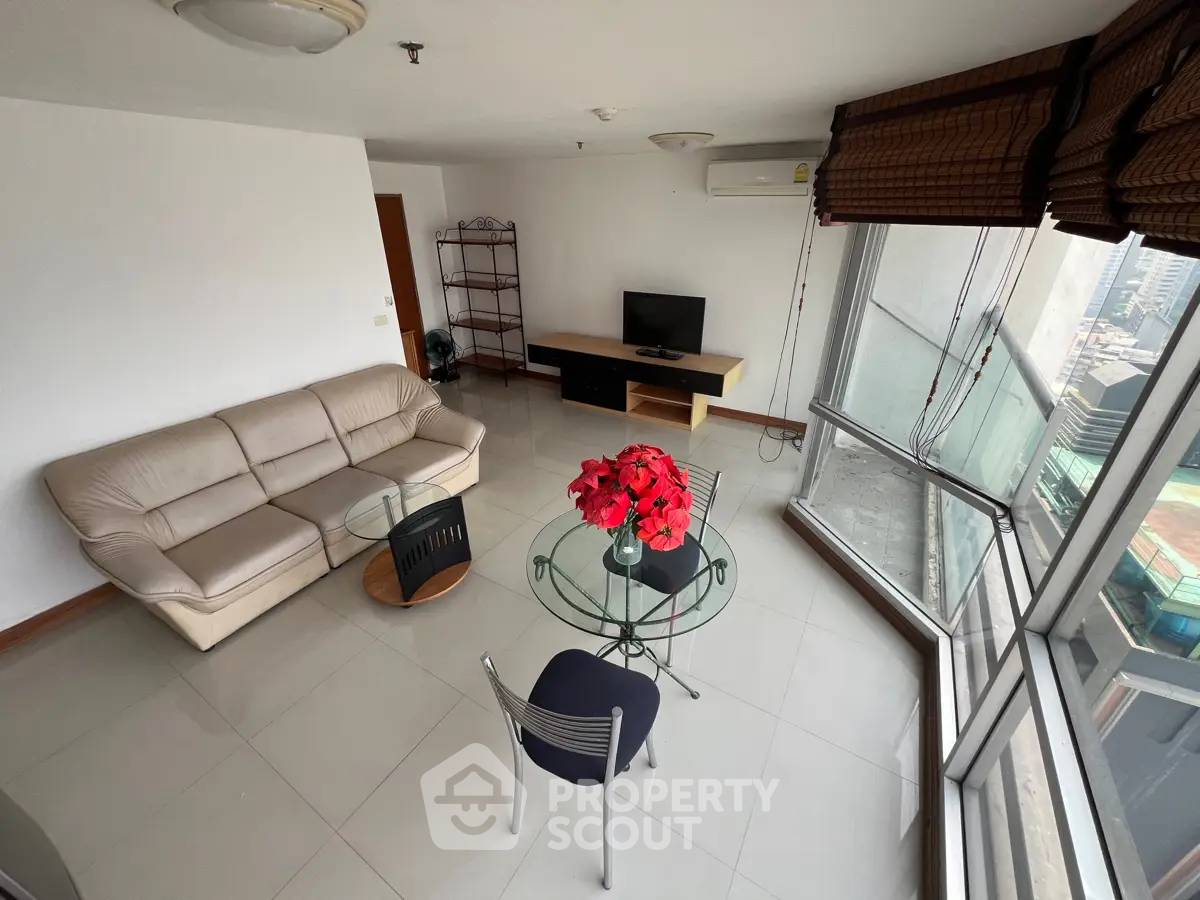 รูป คอนโด 1-ห้องนอน ที่ สุขุมวิท สวีท คอนโดมิเนียม ใกล้ BTS นานา (ID 2874001) - รูปที่ 2/12