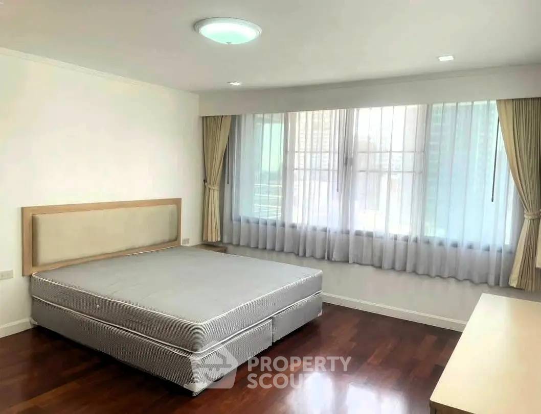 picture 3-BR Condo at Acadamia Grand Tower near BTS Phrom Phong (ID 2873666) - 12/17