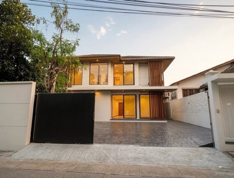 S1214 ✨ Detached house in the heart of Sukhumvit 71, only 10 minutes to Thonglor! ‼️Special price: Only 28,000,000 baht 🔥
