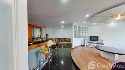 Fully renovated furnished condo 163629
