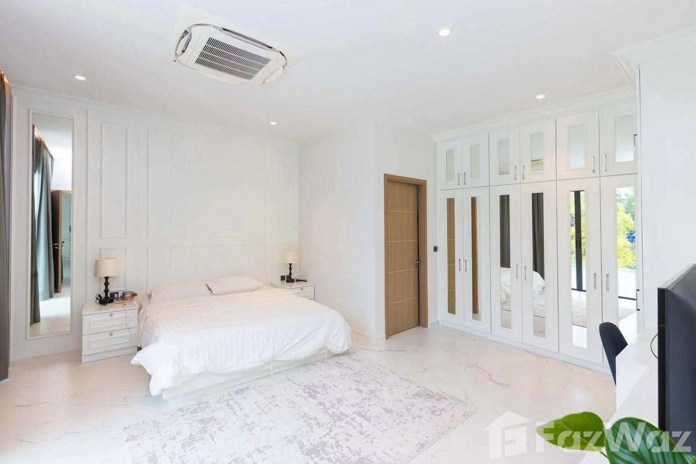 picture River view , 3 Bedroom + 1 bedrooms 4 Bathrooms 1916283 - 11/16