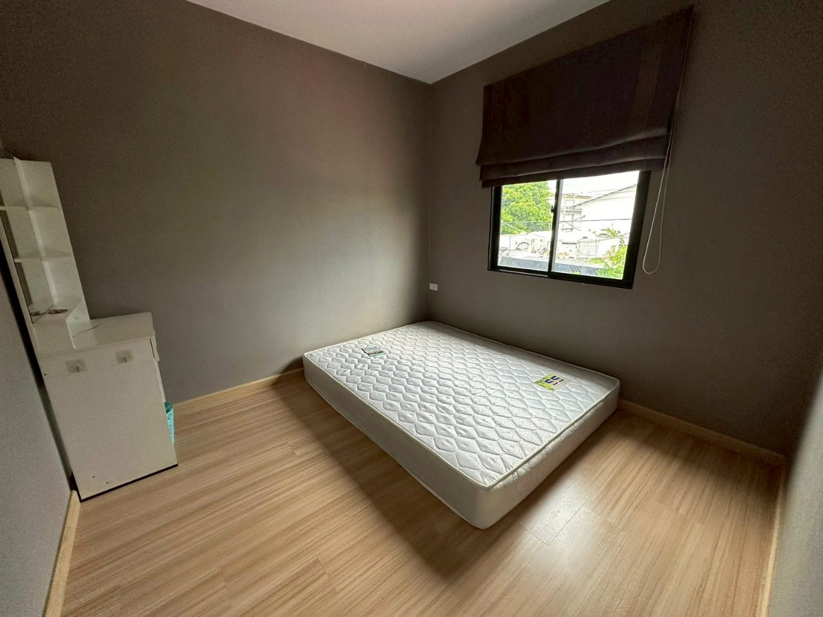 รูป 🏡✨ ปล่อยเช่าทาวน์โฮมสวย Unio Town ลำลูกกา คลอง 4 2 ห้องนอน 2 ห้องน้ำ บ้านสภาพดีมาก ใกล้รถไฟฟ้า BTS สถานีคูคต เพียง 10 นาที - รูปที่ 5/10