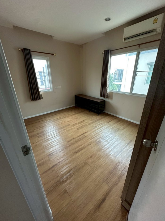 รูป 🏡✨ ให้เช่าทาวน์โฮม ห้องมุม โครงการ Happy View ดอนเมือง 3 ห้องนอน 2 ห้องน้ำ ใกล้สนามบินดอนเมือง ตรงข้ามสระว่ายน้ำ บรรยากาศน่าอยู่สุดๆ! - รูปที่ 6/13