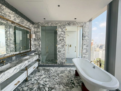 Signature Condo for Sale | Chong Nonsi | One of the Finest Units in CBD | Near BTS Chong Nonsi | 65,000,000 THB | คอนโดหรู ช่องนนทรี หนึ่งในยูนิตระดับท็อป ใจกลางเมือง ใกล้ BTS – LTHC14921