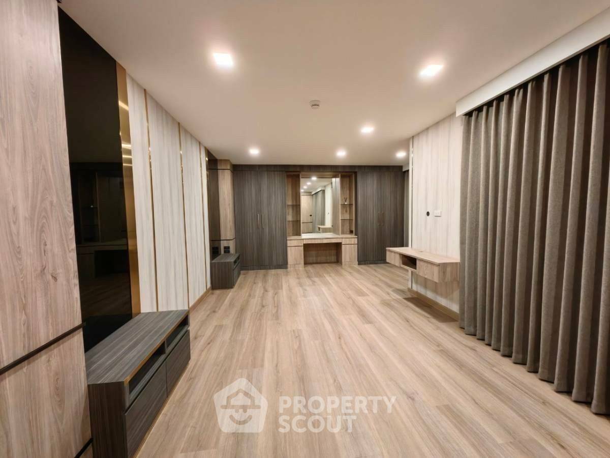 picture 3-BR Condo at Somkid Gardens Condominium near BTS Chit Lom (ID 1736733) - 27/50