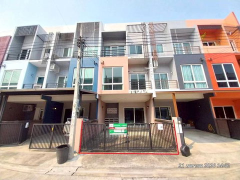 ทาวน์เฮ้าส์ 23.1 ตร.วา กรีนิช รามอินทรา เขตคันนายาว กรุงเทพมหานคร 4.5M