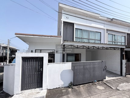 For sale: Corner townhome near MRT Bang Khae, Pruksa 84/2 Phetkasem 63. CX-152794 ✅ Live chat with us ADD LINE @connexproperty ✅
