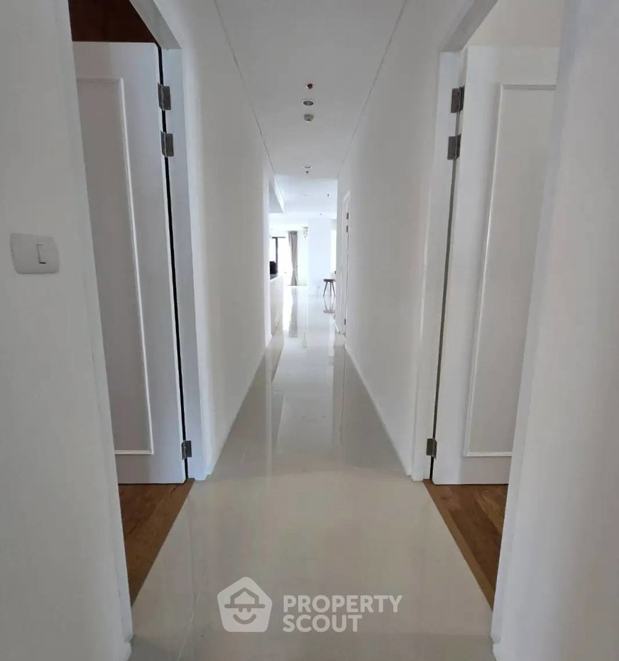 picture 4-BR Condo at Villa Asoke near MRT Phetchaburi (ID 2874631) - 9/14