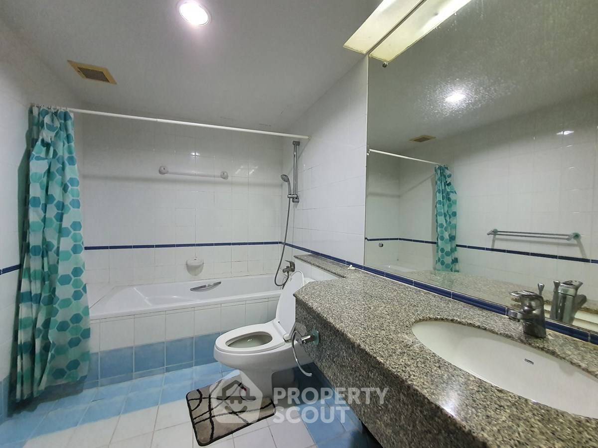 picture 2-BR Condo at Asoke Place near MRT Sukhumvit (ID 2874242) - 10/12