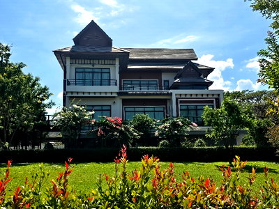 บ้านเดี่ยว นครราชสีมา (โคราช) : ขายบ้านเดี่ยว 3 ชั้น หมู่บ้านภูภัทรา เขาใหญ่ ปากช่อง นครราชสีมา รีโนเวทใหม่ 278 ตร.ว เฟส 3 ตกแต่งสวย พร้อมอยู่