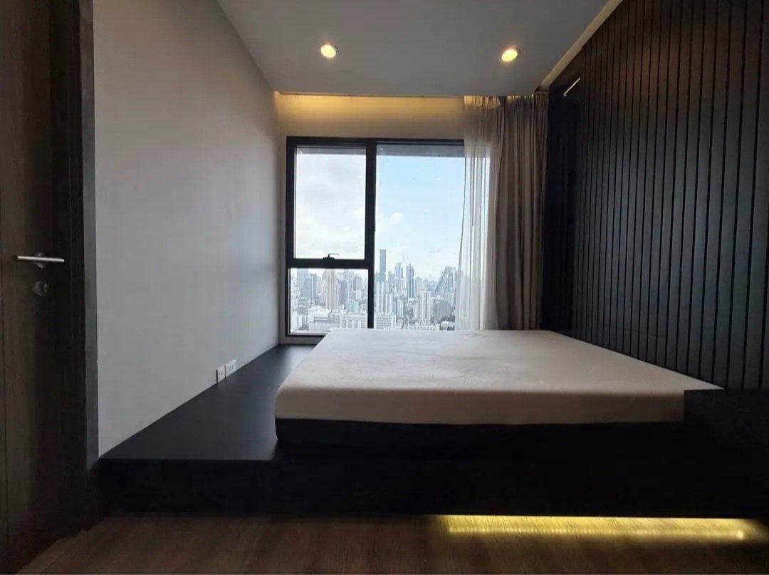 รูป IDEO MOBI ASOKE | ชั้น 34 วิว มศว สวยมาก ใกล้ MRT เพชรบุรี | Fully Furnished พร้อมอยู่ | 28,000 บาท/เดือน - รูปที่ 2/12