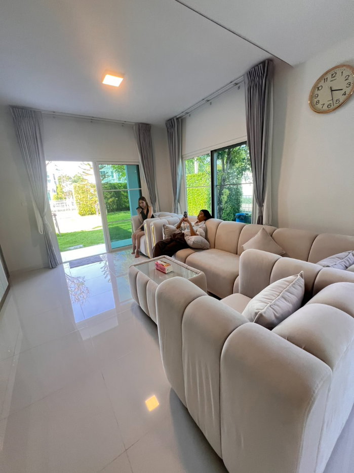 picture Beautiful, luxurious house for sale, "ready to move in immediately,"  - 8/41