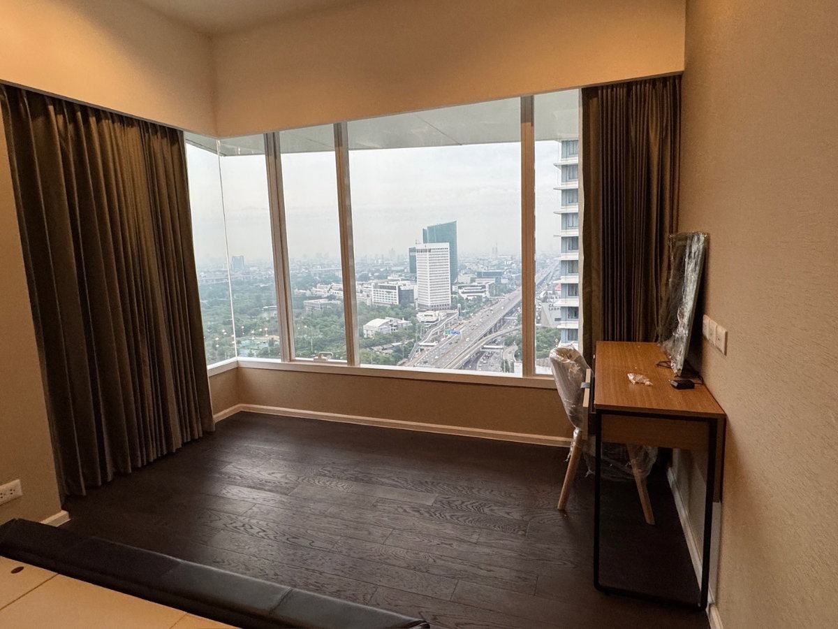 รูป 🏙️ สัมผัสชีวิตเหนือระดับ! คอนโด The Saint Residences พร้อมเฟอร์นิเจอร์ครบ (DSL2003) - รูปที่ 8/16
